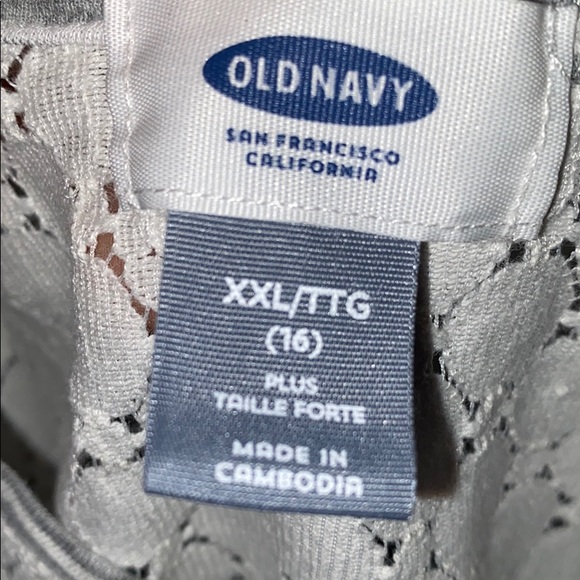 This is a old navy shirt - Picture 3 of 3